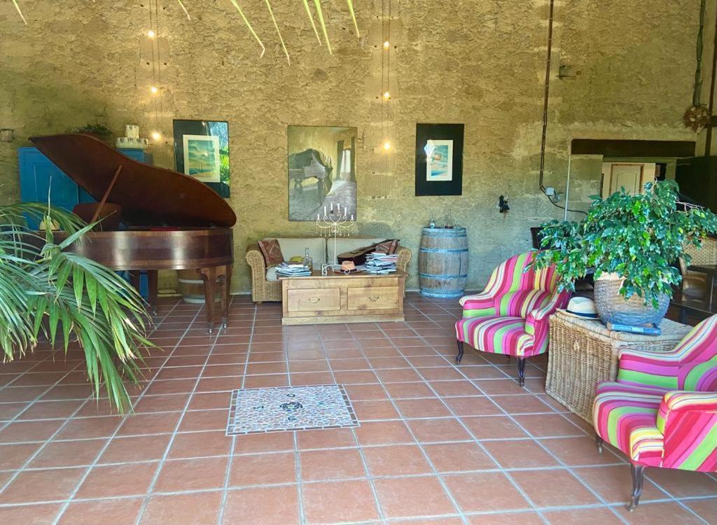 Monguilhem 勒柴亚玛吉纳克旅馆酒店 外观 照片